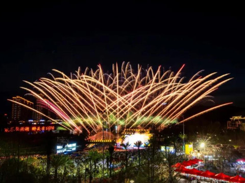 “嗨浪音樂(lè)，燃情煙花”——長(zhǎng)興湖沙灘音樂(lè)節(jié)焰火