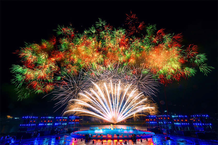 《千年尋焰》沉浸式古風劇目焰火秀